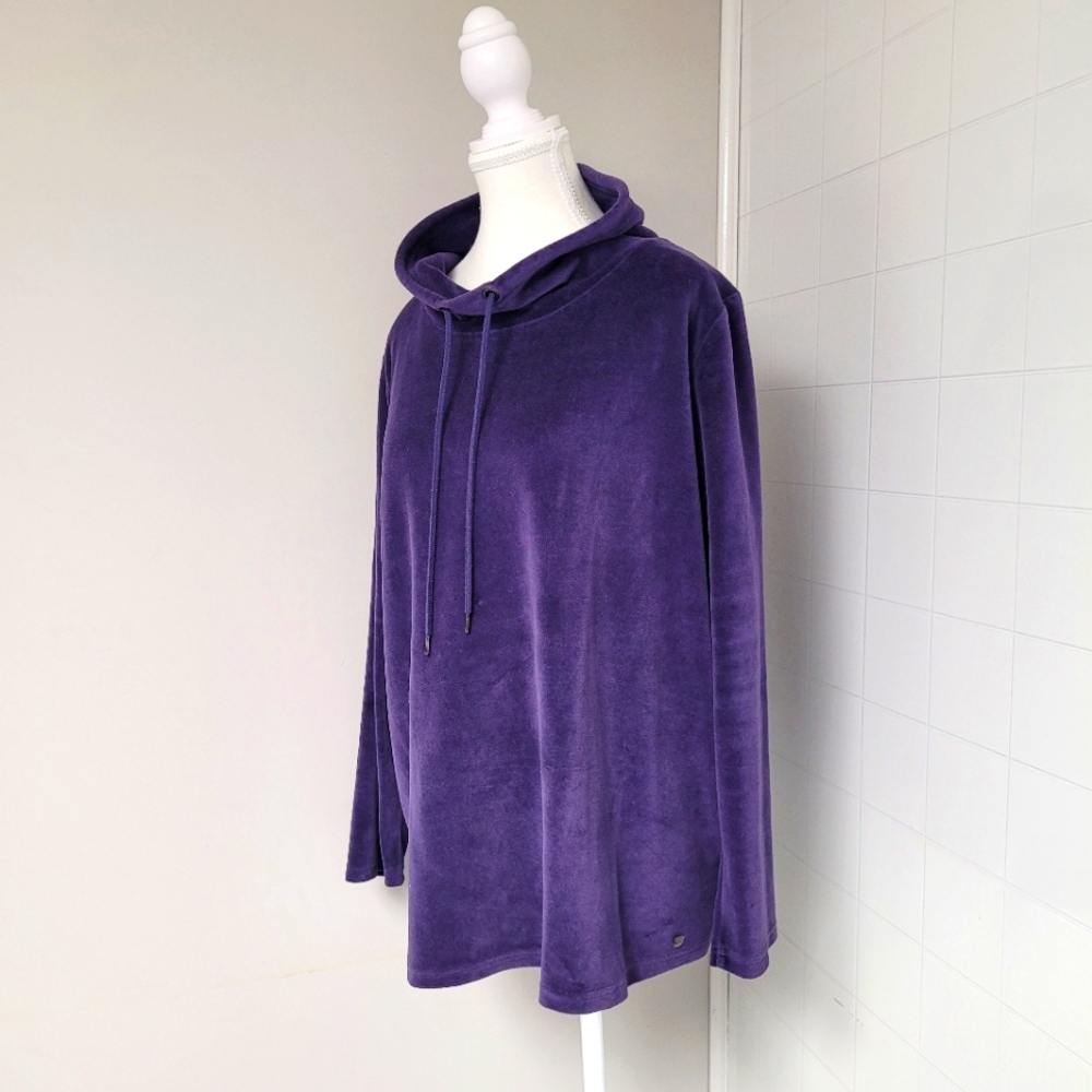 Velour Top - Picture 2 of 7